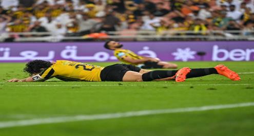 هدف قاتل للهلال.. حجازي يسجل بالخطأ في مرماه بنصف نهائي كأس الملك (فيديو)